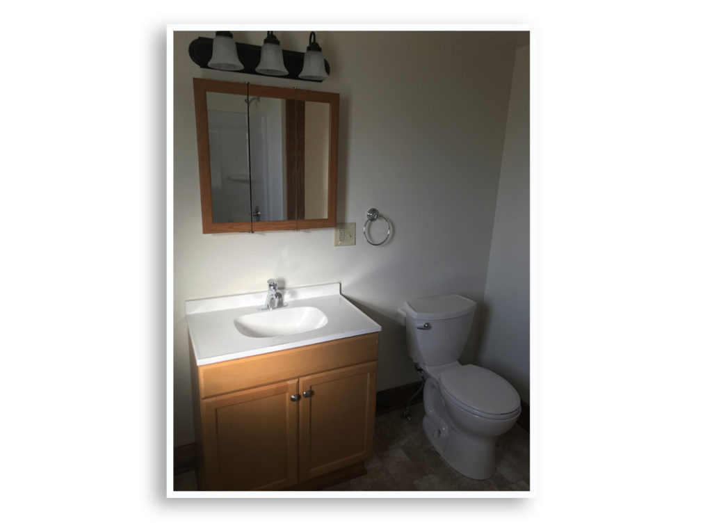 02C_185 Gillette St._Bathroom_Cropped