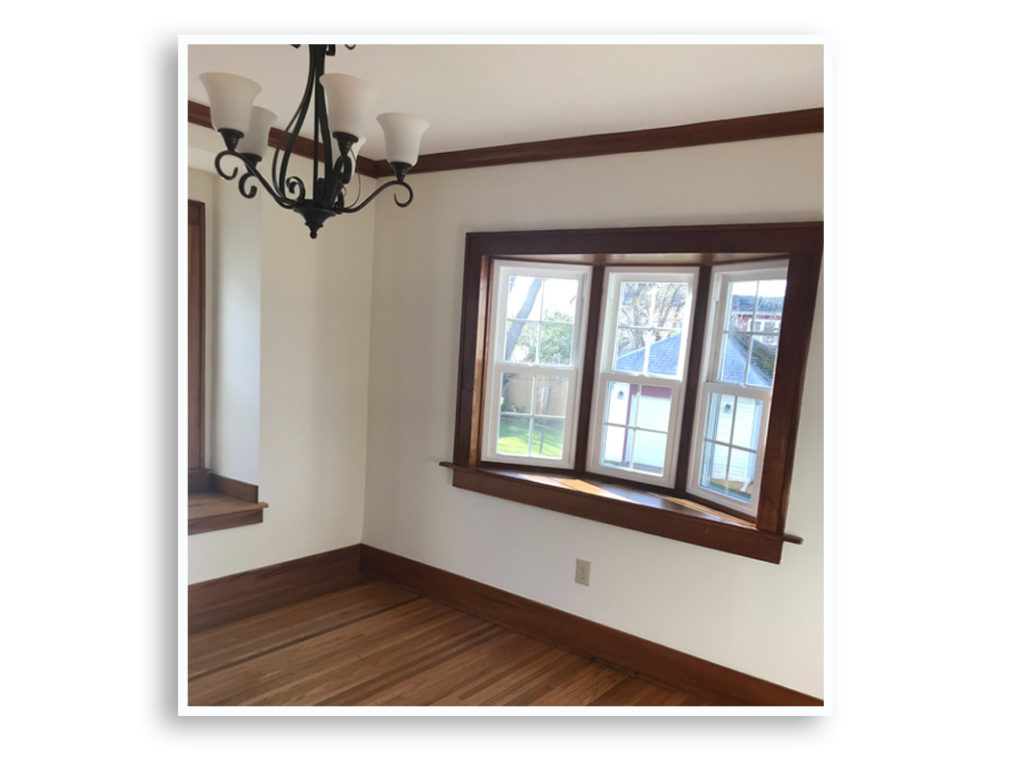 02E_185 Gillette St._DR Bay Window_Cropped