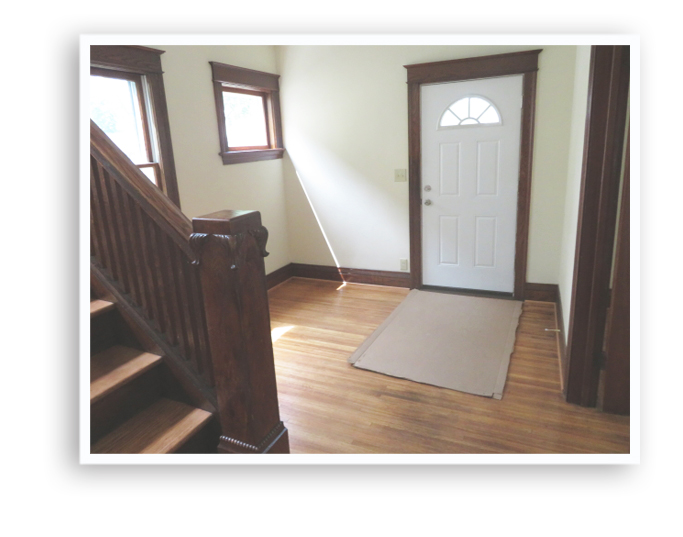 01C_109 Raymond_entrance_Display